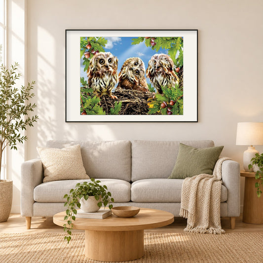 Drei Eulen am Baum als gerahmtes Diamond Painting im Wohnzimmer