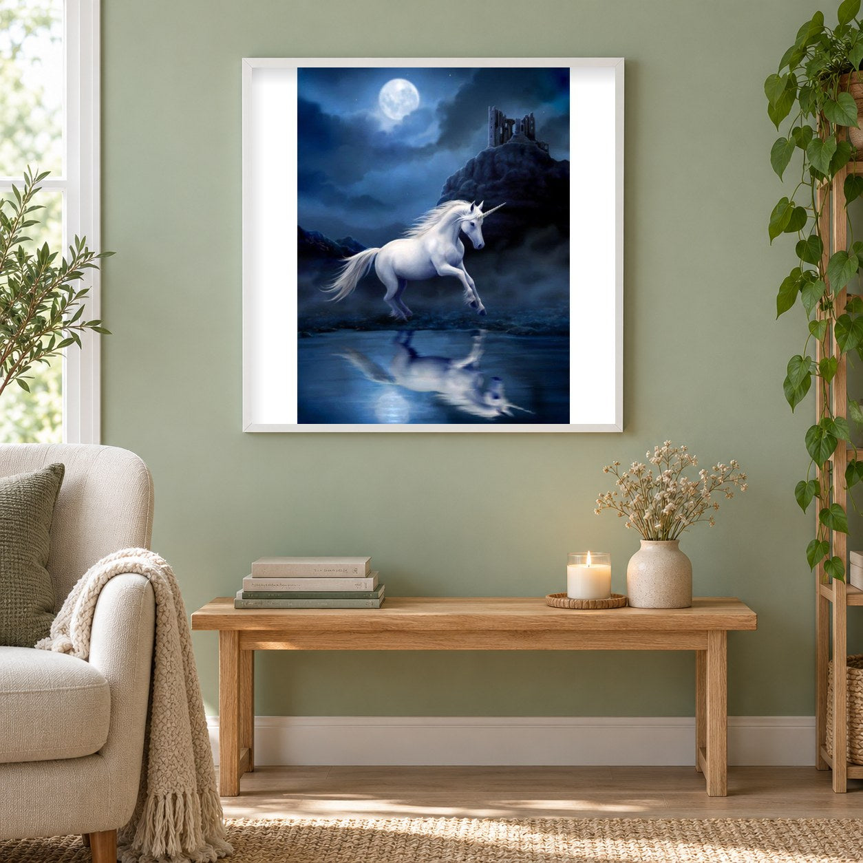 Einhorn & Vollmondnacht als gerahmtes Diamond Painting im Wohnzimmer