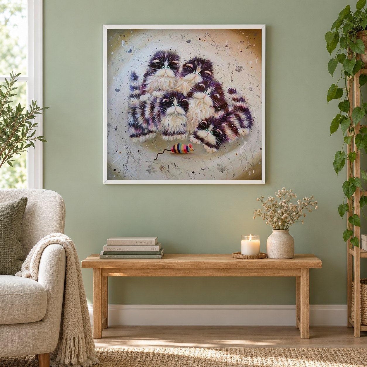Karikatur Katzen & bunte Maus als gerahmtes Diamond Painting im Wohnzimmer