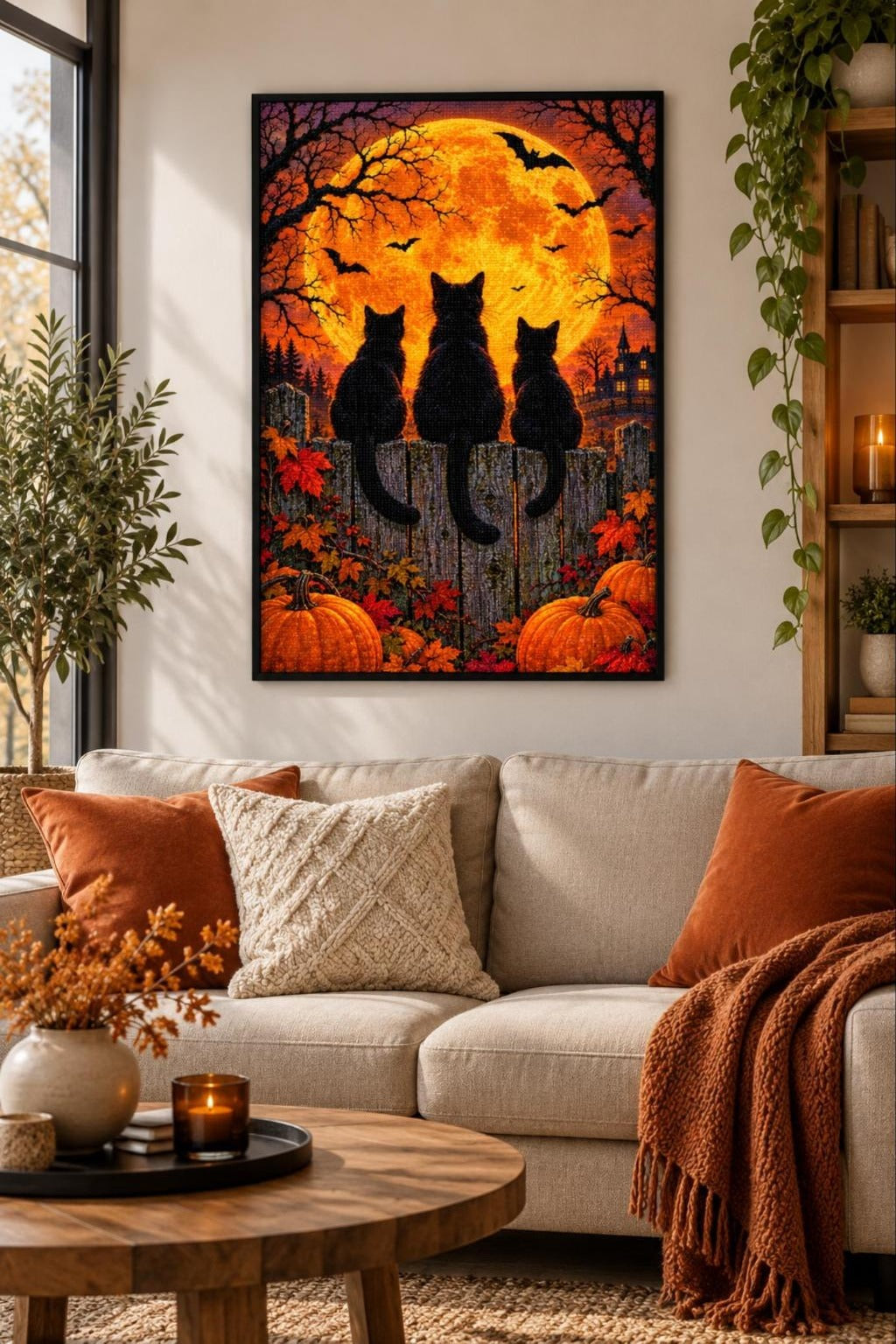 Schwarze Katzen am Gartenzaun Diamond Painting als gerahmtes Diamond Painting im Wohnzimmer