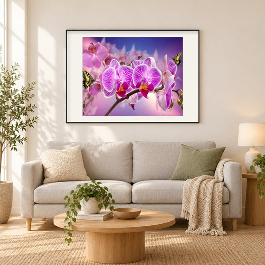 Orchideen und Schmetterlinge als gerahmtes Diamond Painting im Wohnzimmer