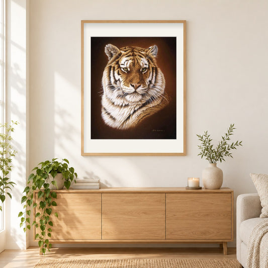 Porträt eines königlichen bengalischen tiger -  Kunst des Eric Wilson als gerahmtes Diamond Painting im Wohnzimmer