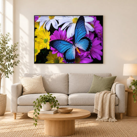 Schmetterling voller Bohrer als gerahmtes Diamond Painting im Wohnzimmer