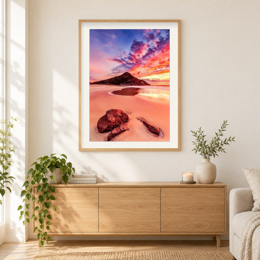 Wunderschöner Sky & Beach Side Hill als gerahmtes Diamond Painting im Wohnzimmer