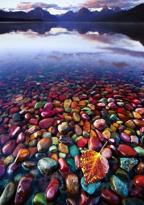 Rainbow Rocks Lake - Diamond Painting