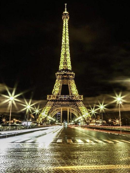 Atemberaubender Eiffelturm in Nachtlichtern - Diamond Painting