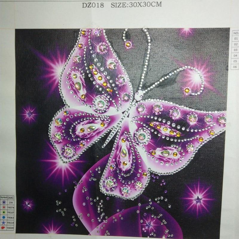 Leuchtendes Schmetterlings Porträt - Spezielle Form Diamond Painting - Diamond Painting